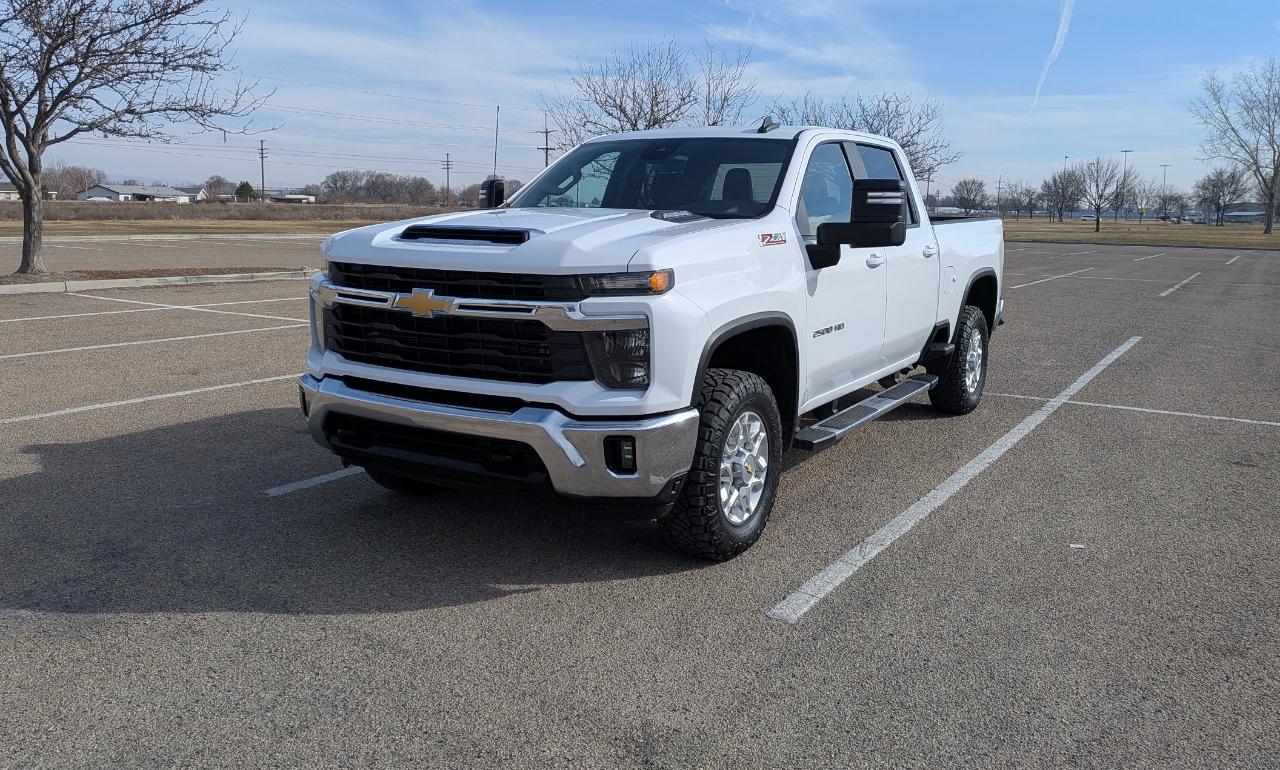 Chevrolet Silverado 2500HD LT Crew Cab Short Box 4WD 2024