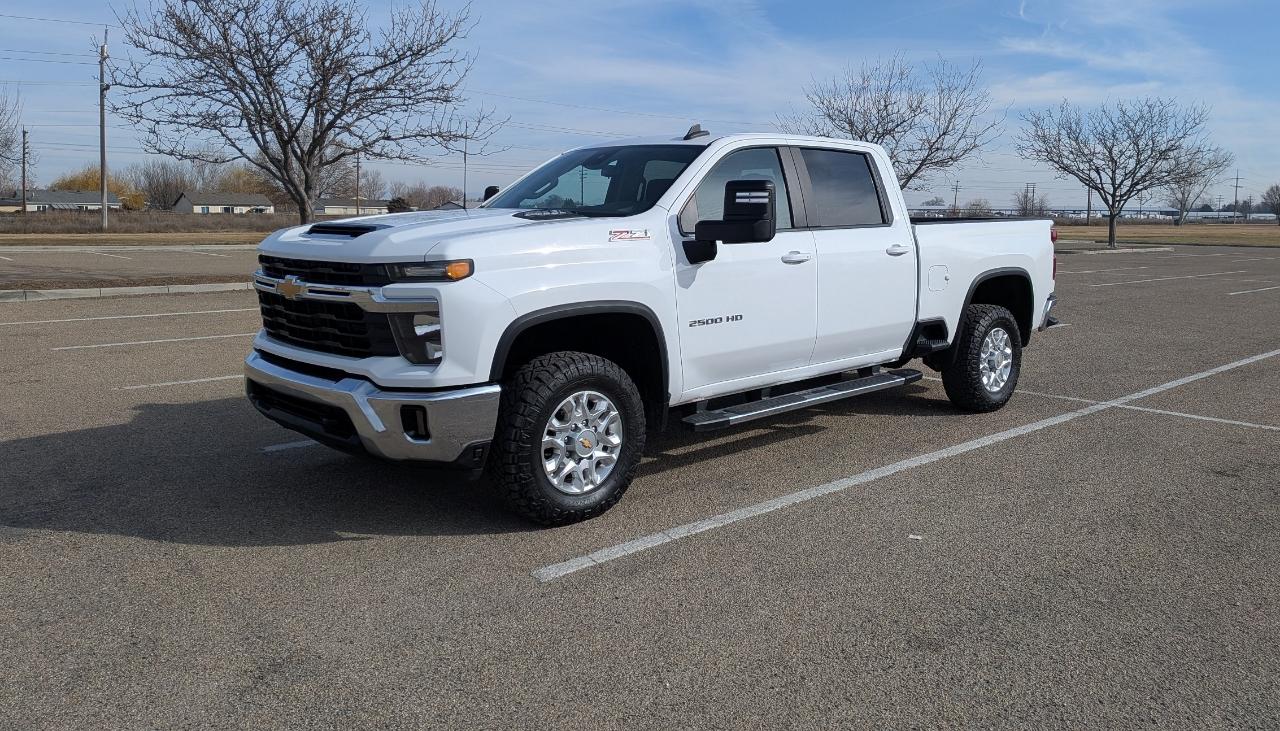 Chevrolet Silverado 2500HD LT Crew Cab Short Box 4WD 2024