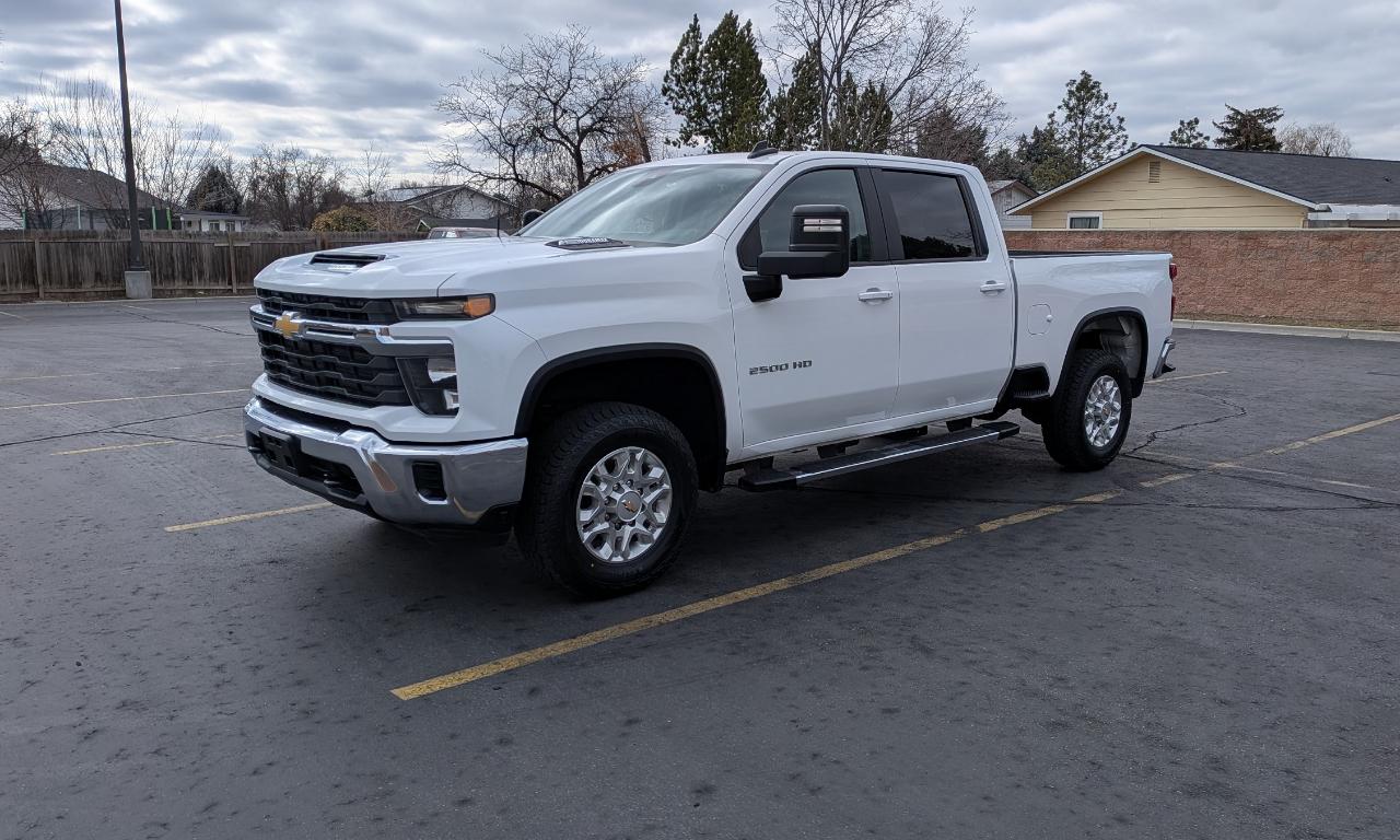 Chevrolet Silverado 2500HD LT Crew Cab Short Box 4WD 2024