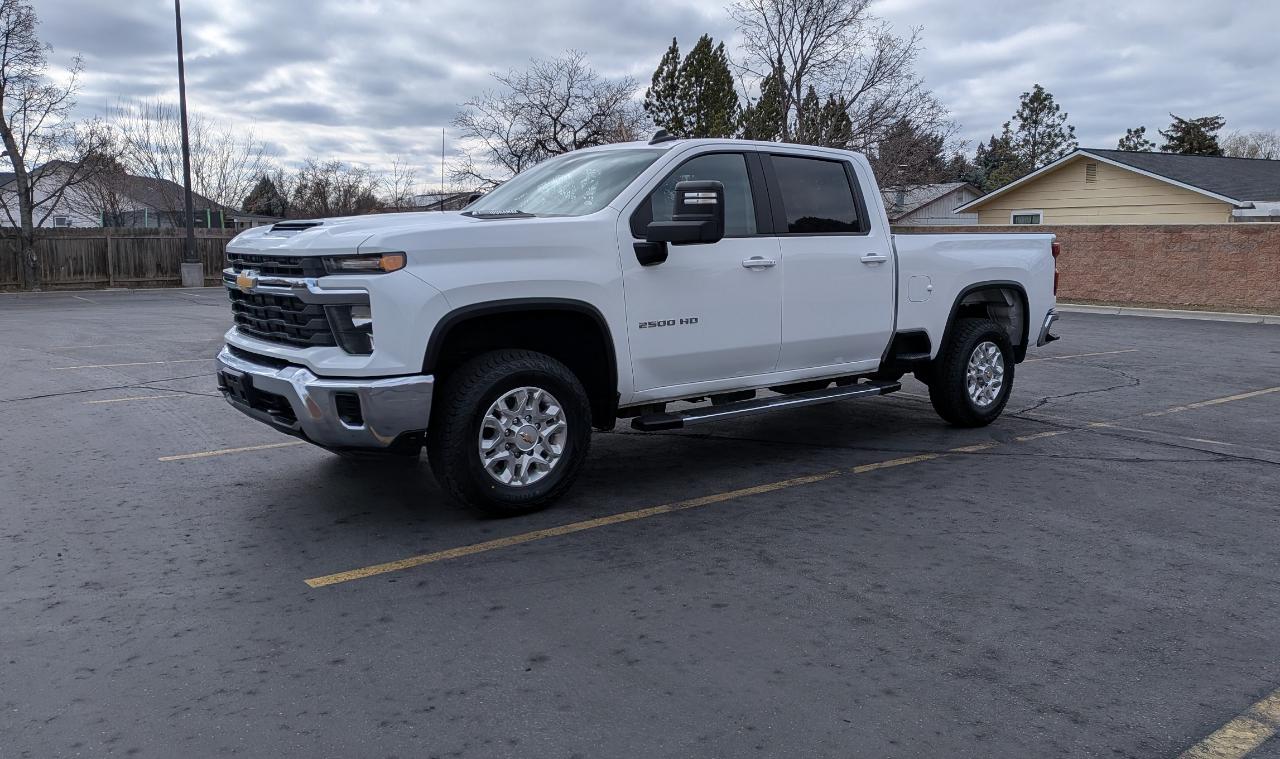 Chevrolet Silverado 2500HD LT Crew Cab Short Box 4WD 2024