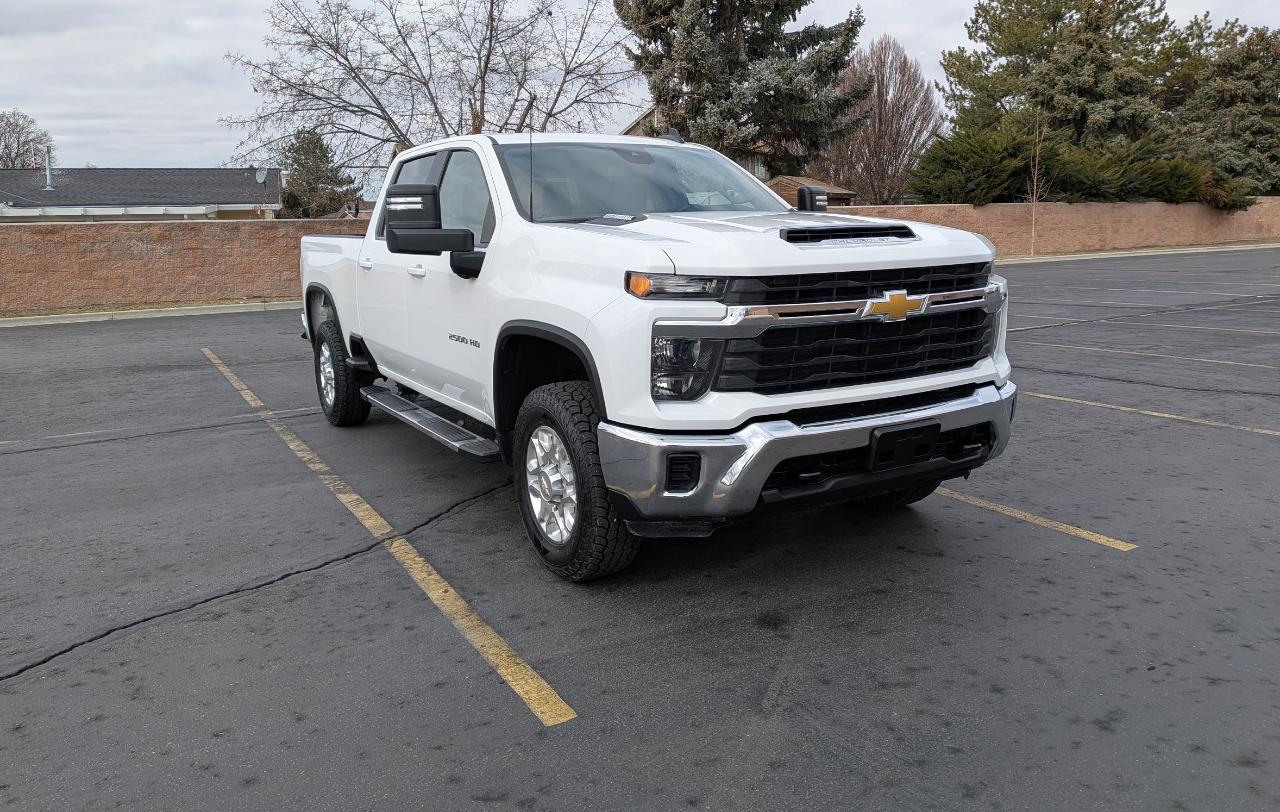 Chevrolet Silverado 2500HD LT Crew Cab Short Box 4WD 2024