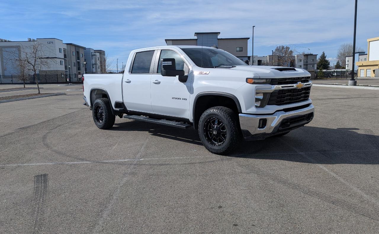 Chevrolet Silverado 2500HD LT Crew Cab Short Box 4WD 2024