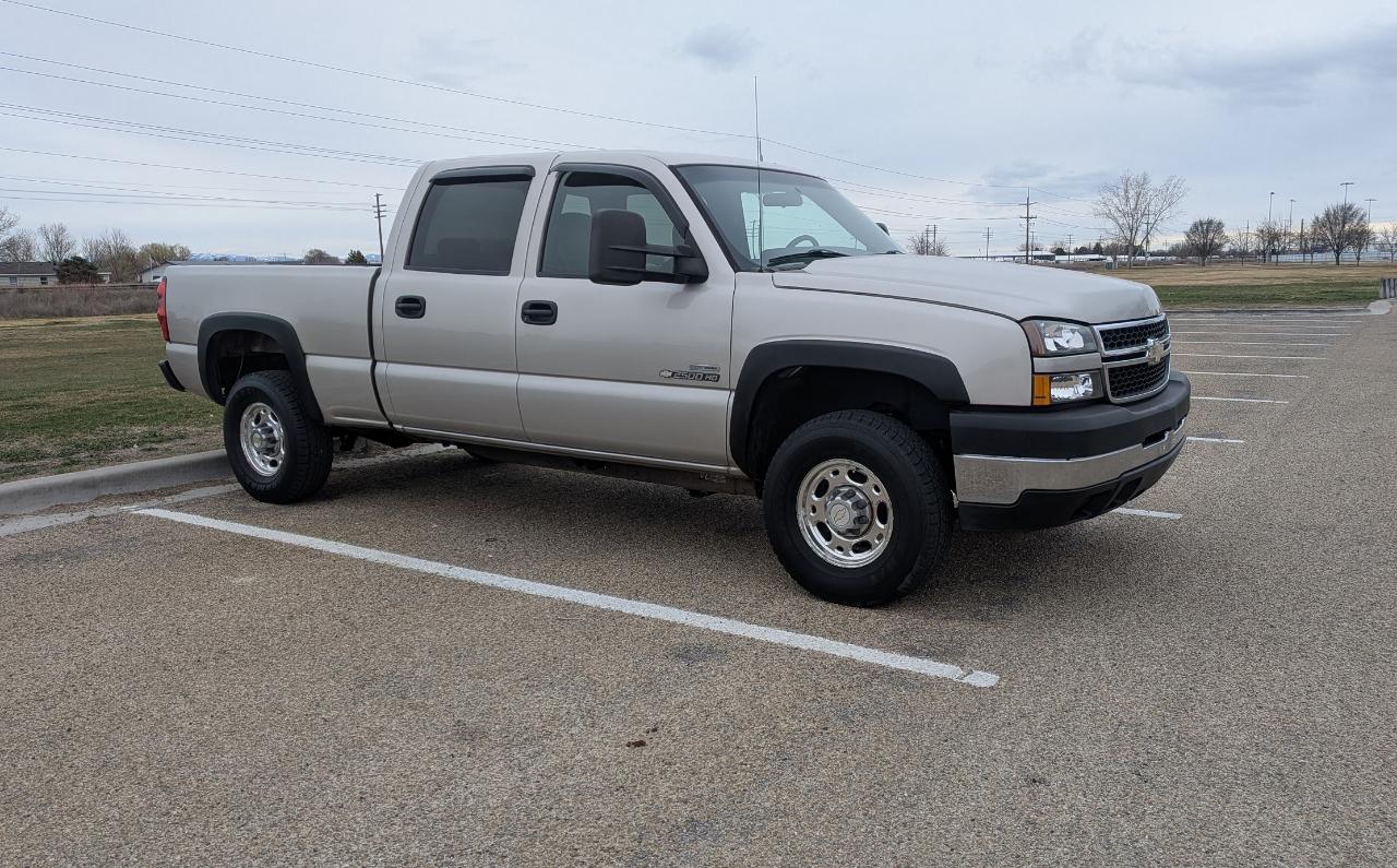 Chevrolet Silverado Classic 2500HD LS Crew Cab 2WD 2007