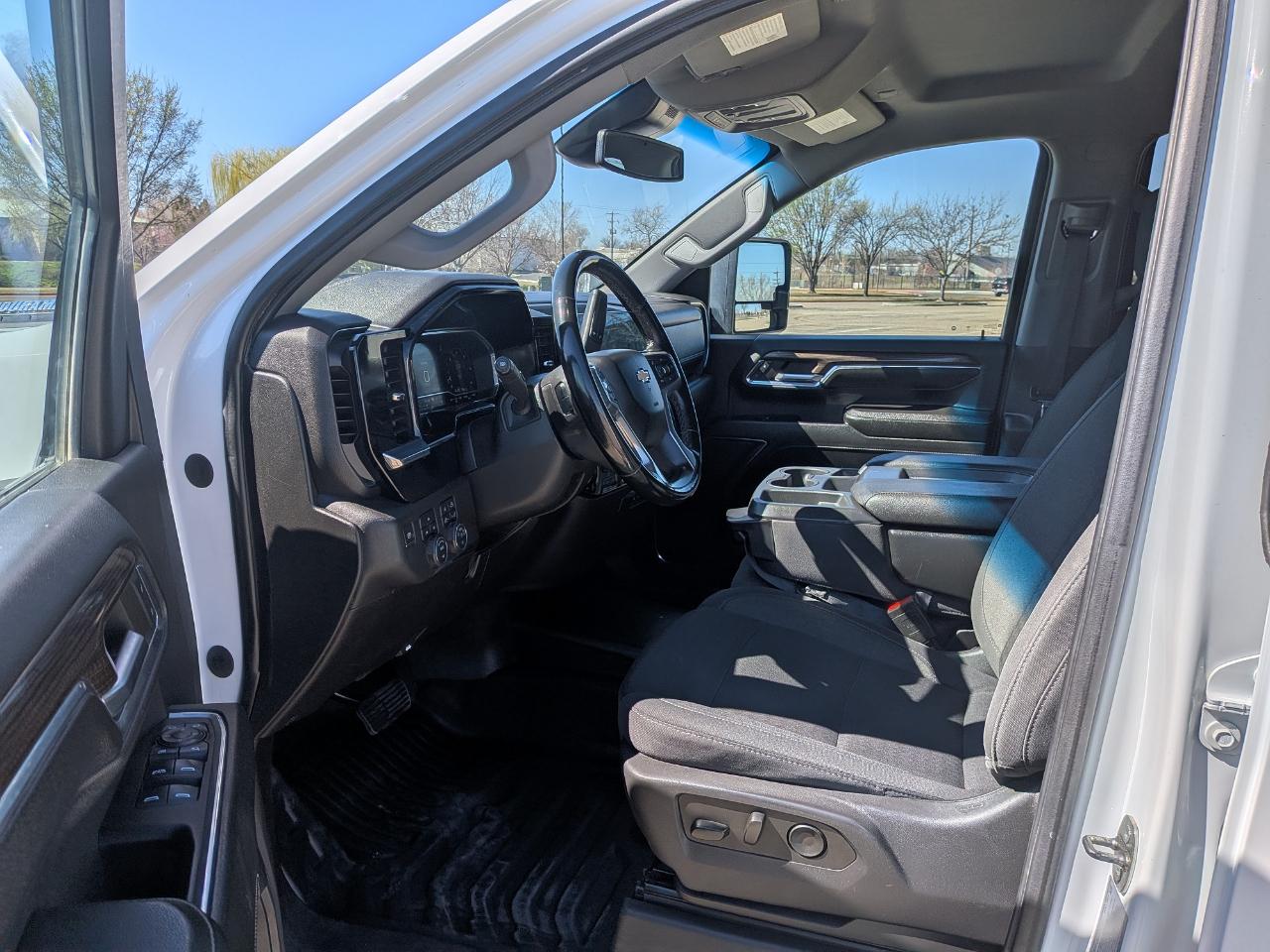 Chevrolet Silverado 2500HD LT Crew Cab Short Box 4WD 2024