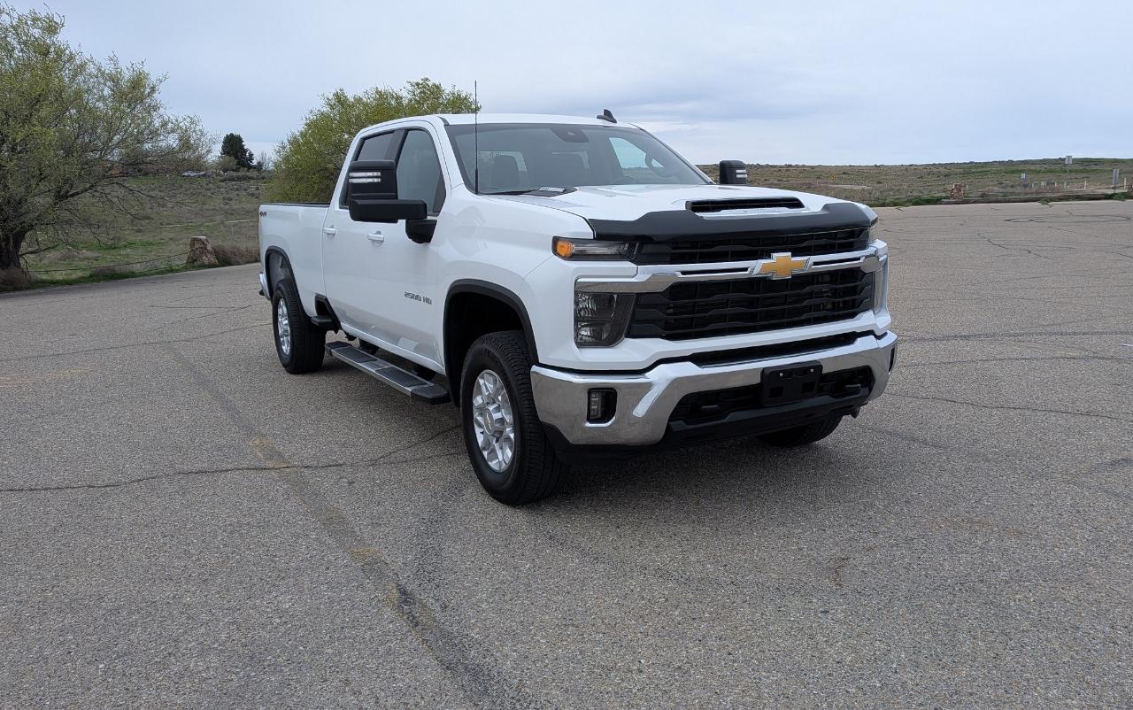 Chevrolet Silverado 2500HD LT Crew Cab Long Box 4WD 2025