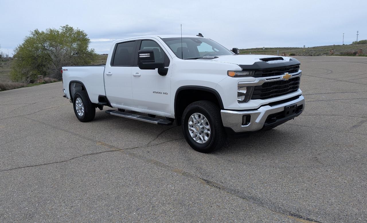 Chevrolet Silverado 2500HD LT Crew Cab Long Box 4WD 2025