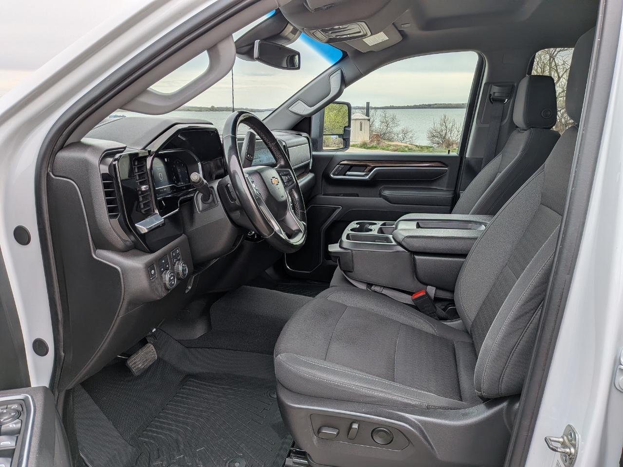 Chevrolet Silverado 2500HD LT Crew Cab Long Box 4WD 2025