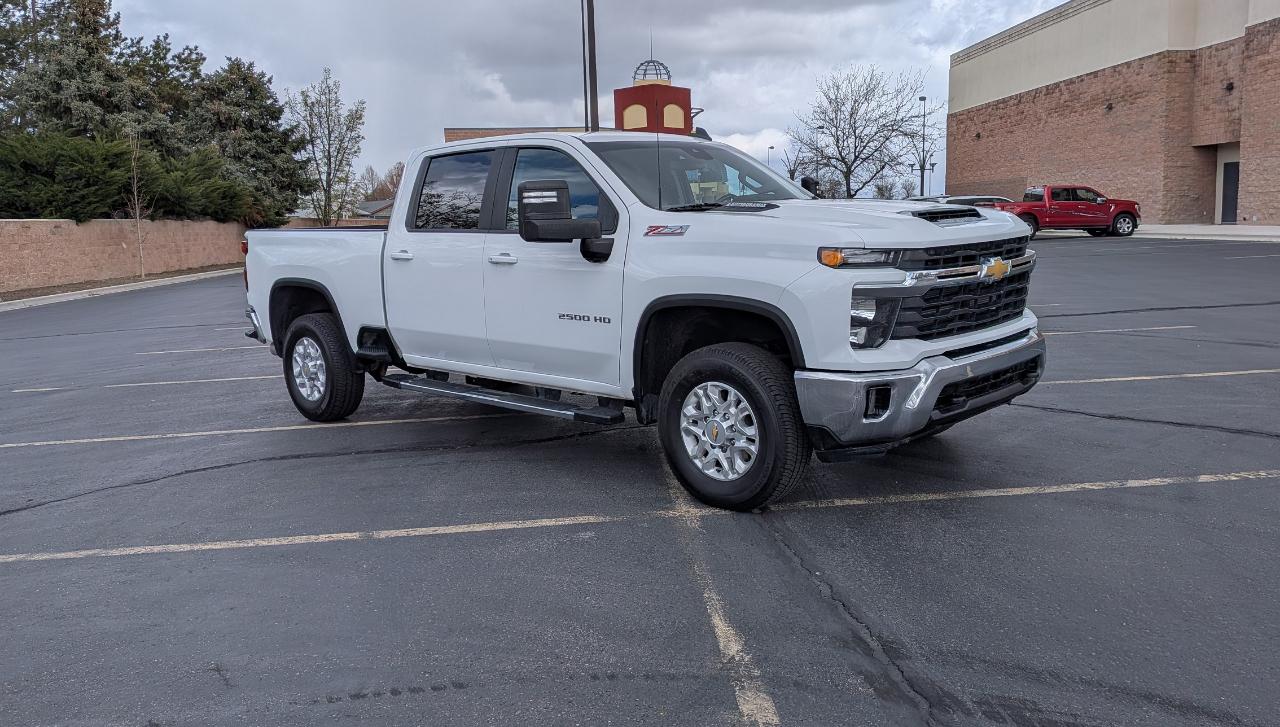 Chevrolet Silverado 2500HD LT Crew Cab Short Box 4WD 2024