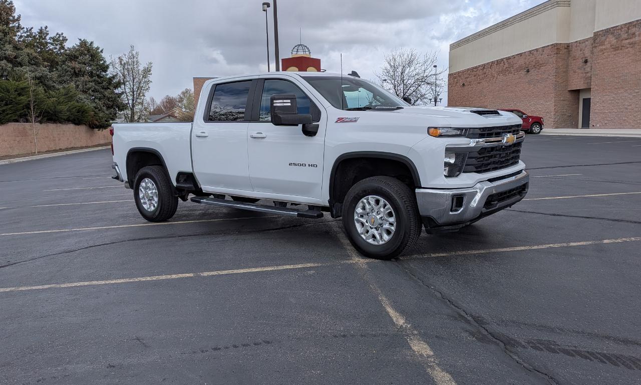 Chevrolet Silverado 2500HD LT Crew Cab Short Box 4WD 2024