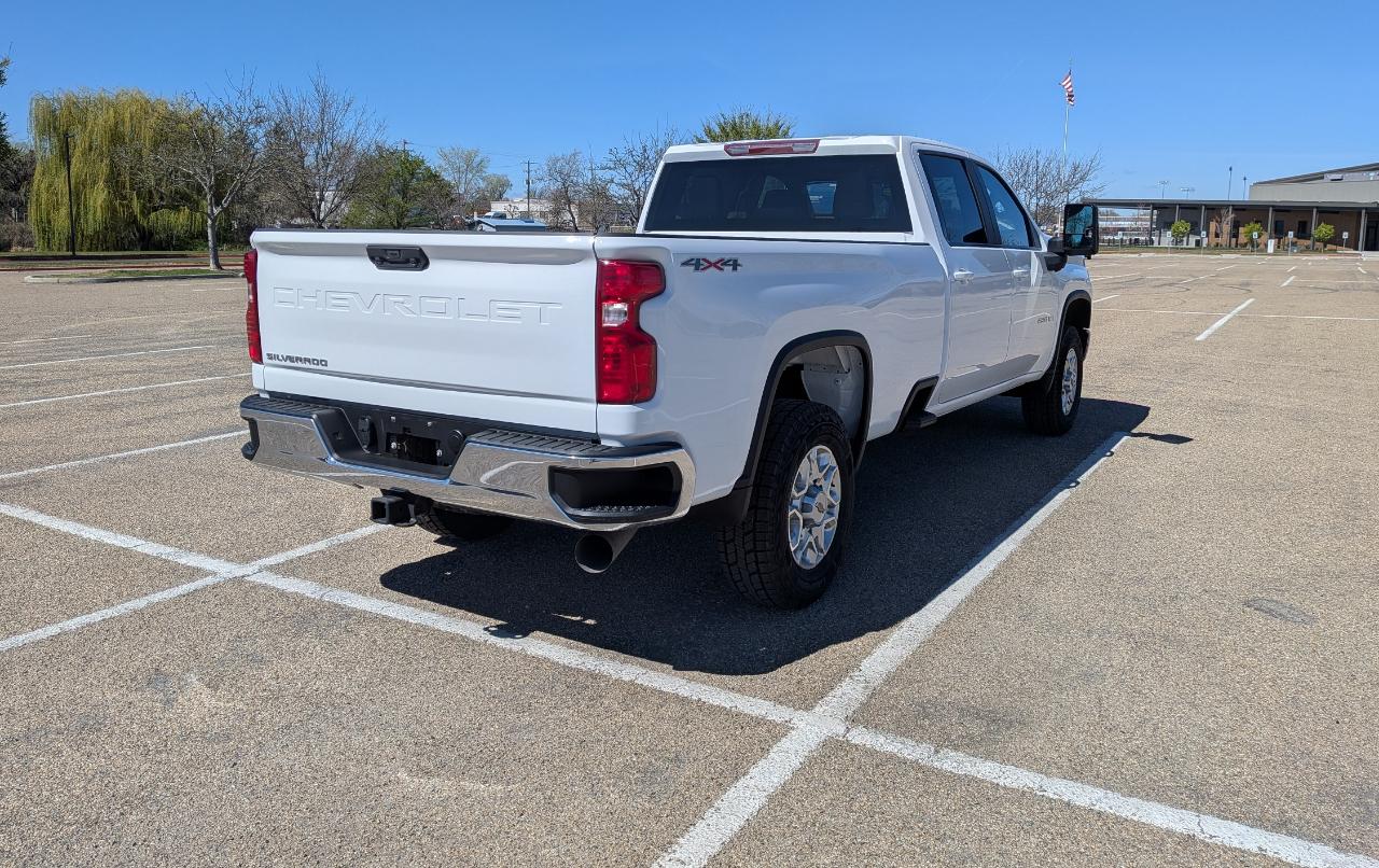 Chevrolet Silverado 2500HD LT Crew Cab Long Box 4WD 2023