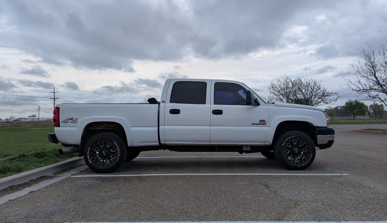 Chevrolet Silverado 2500HD LT1 Crew Cab 4WD 2006