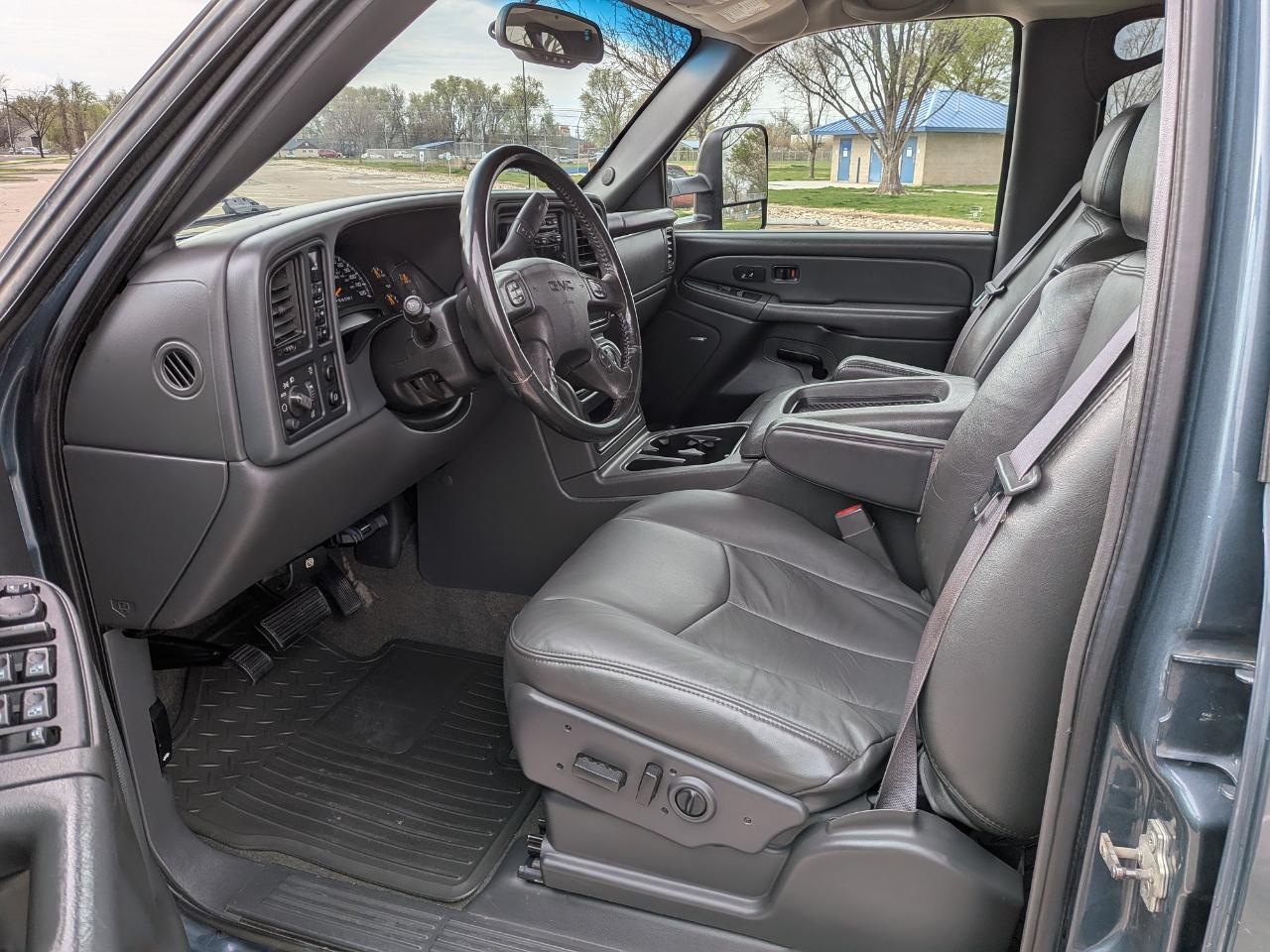 GMC Sierra 3500 SLT Crew Cab 4WD DRW 2006