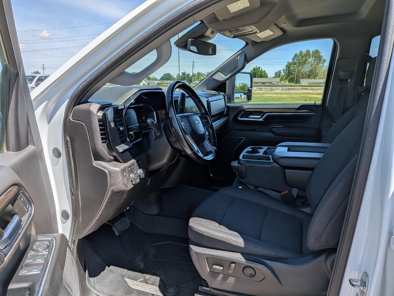 Chevrolet Silverado 3500HD LT Crew Cab 4WD 2024