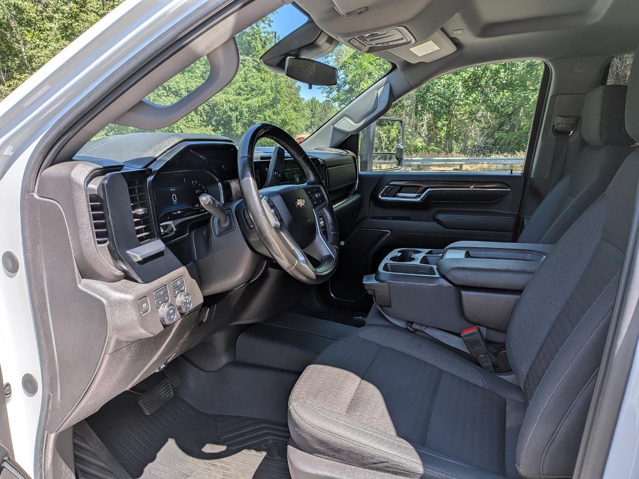 Chevrolet Silverado 2500HD LT Crew Cab Short Box 4WD 2024