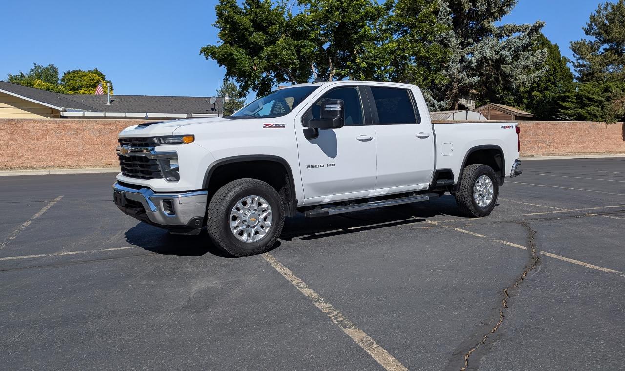 Chevrolet Silverado 2500HD LT Crew Cab Short Box 4WD 2024