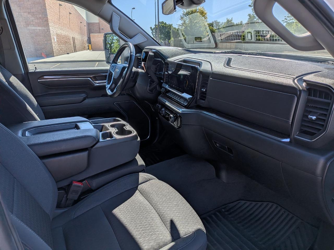 Chevrolet Silverado 2500HD LT Crew Cab Short Box 4WD 2024