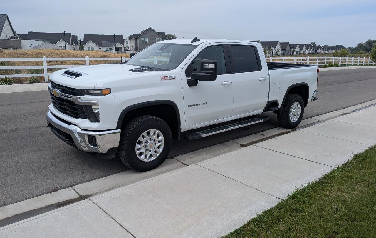 Chevrolet Silverado 2500HD LT Crew Cab Short Box 4WD 2024