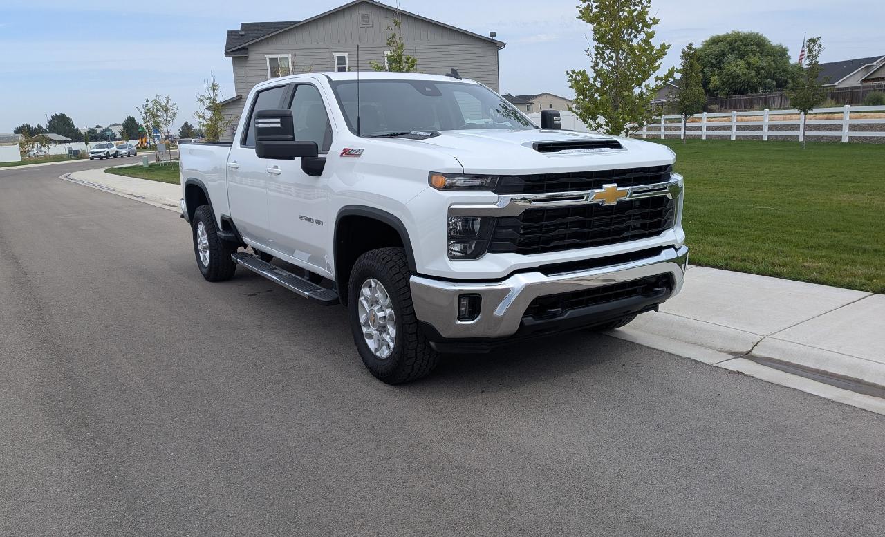 Chevrolet Silverado 2500HD LT Crew Cab Short Box 4WD 2024