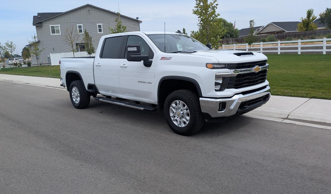 Chevrolet Silverado 2500HD LT Crew Cab Short Box 4WD 2024