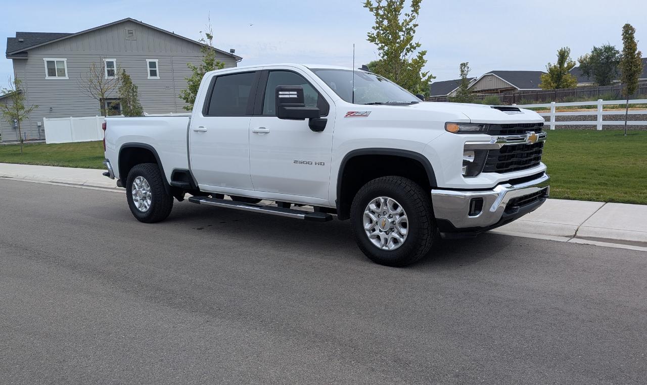 Chevrolet Silverado 2500HD LT Crew Cab Short Box 4WD 2024