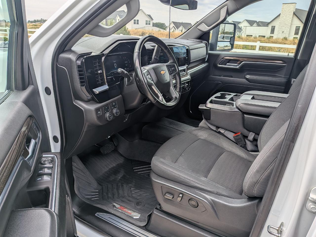 Chevrolet Silverado 2500HD LT Crew Cab Short Box 4WD 2024