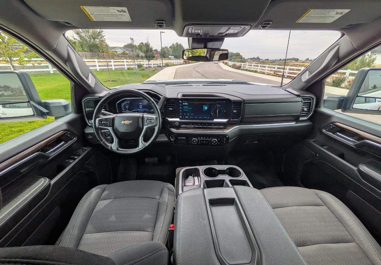 Chevrolet Silverado 2500HD LT Crew Cab Short Box 4WD 2024