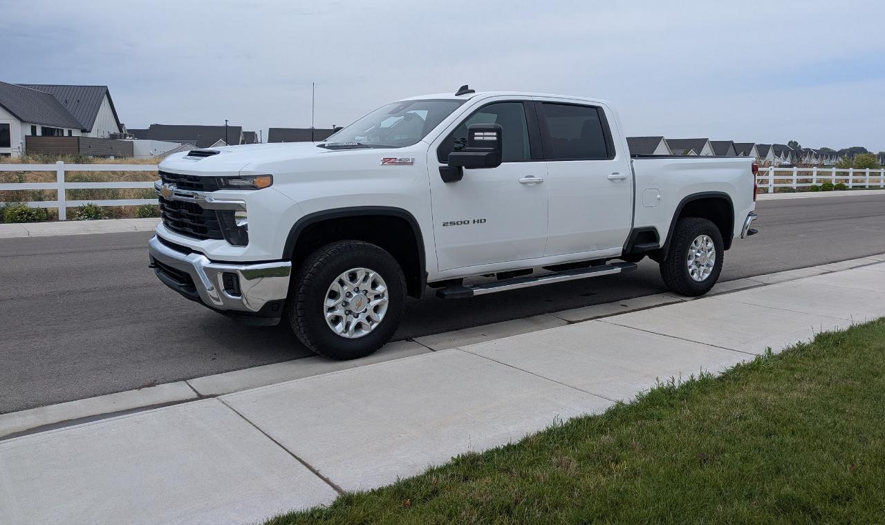 Chevrolet Silverado 2500HD LT Crew Cab Short Box 4WD 2024