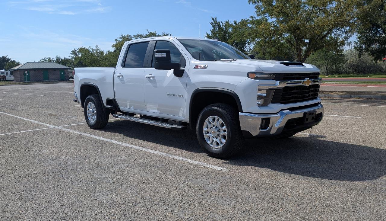 Chevrolet Silverado 2500HD LT Crew Cab Short Box 4WD 2024