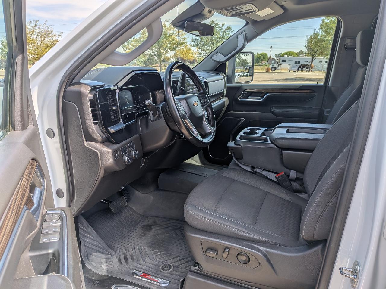 Chevrolet Silverado 2500HD LT Crew Cab Short Box 4WD 2024