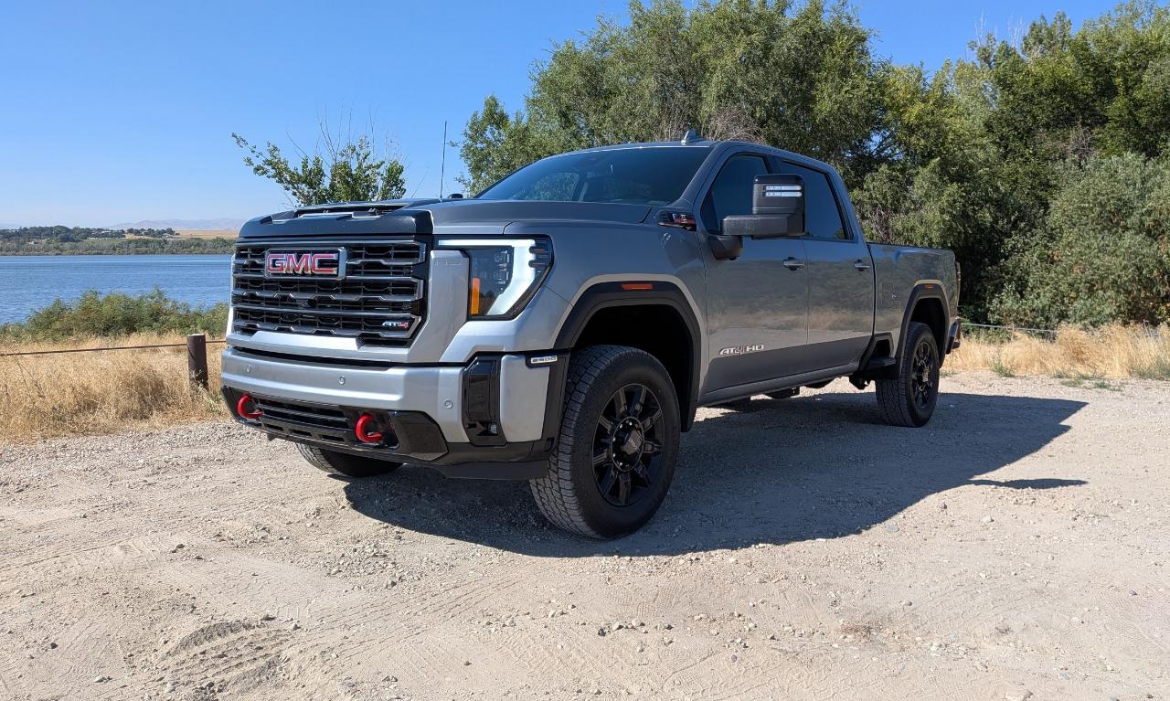 GMC Sierra 2500HD AT4 Crew Cab 4WD 2025
