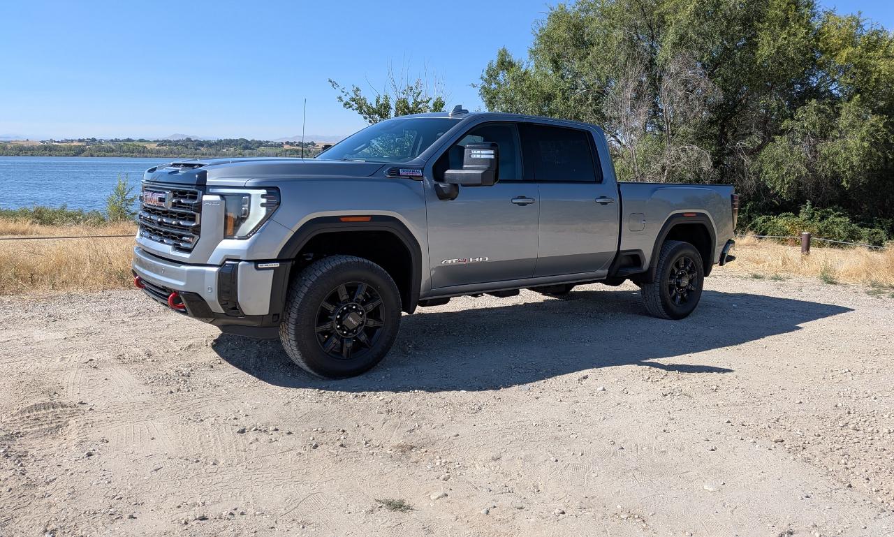 GMC Sierra 2500HD AT4 Crew Cab 4WD 2025