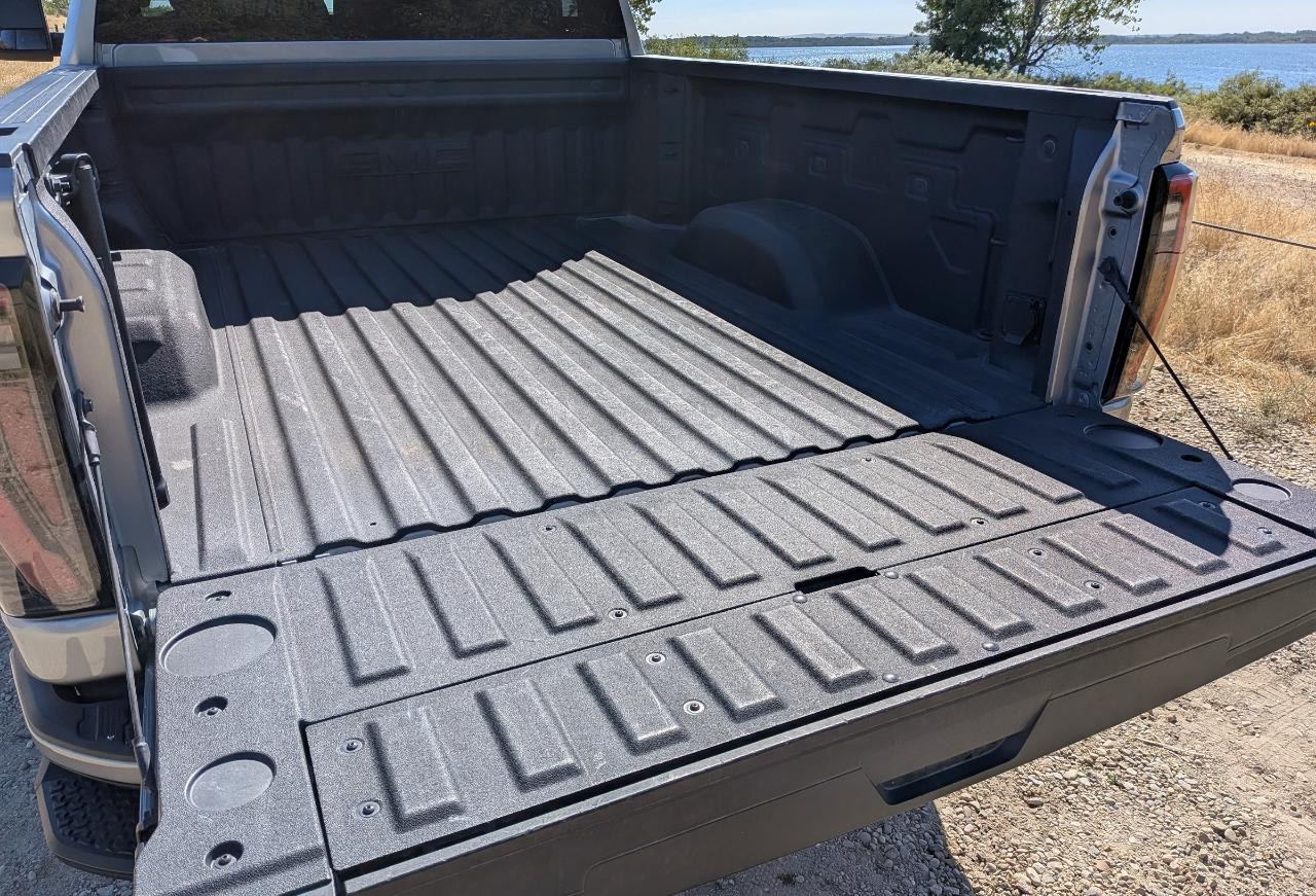GMC Sierra 2500HD AT4 Crew Cab 4WD 2025