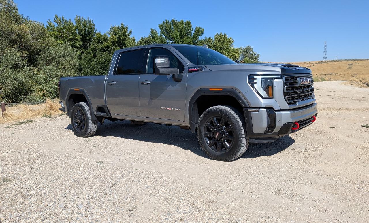 GMC Sierra 2500HD AT4 Crew Cab 4WD 2025