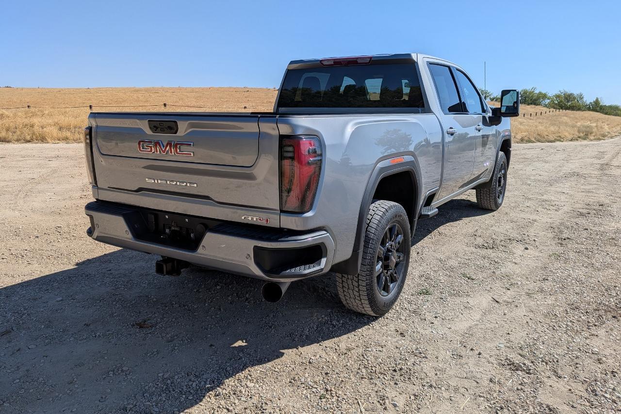 GMC Sierra 2500HD AT4 Crew Cab 4WD 2025
