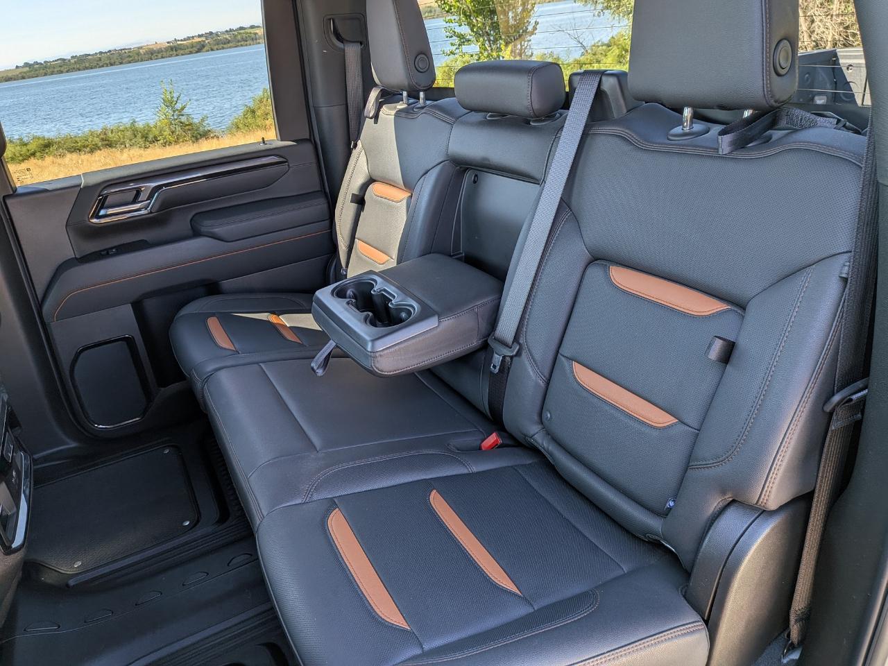 GMC Sierra 2500HD AT4 Crew Cab 4WD 2025