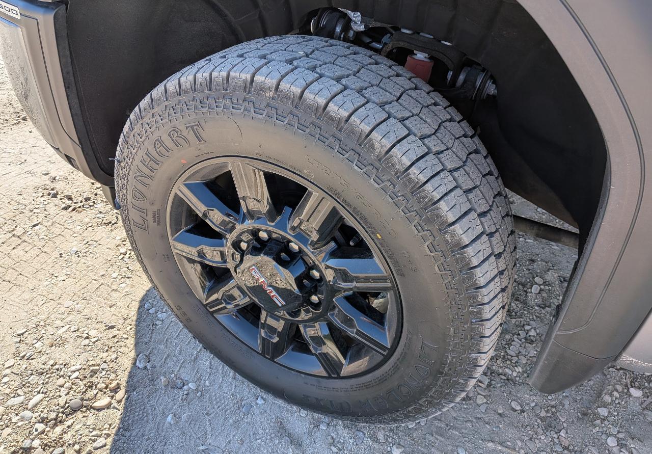 GMC Sierra 2500HD AT4 Crew Cab 4WD 2025