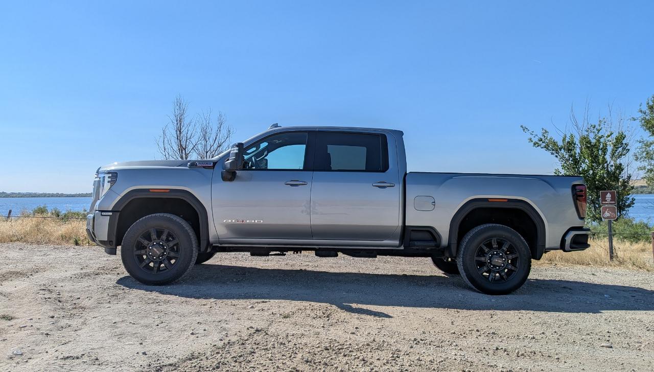GMC Sierra 2500HD AT4 Crew Cab 4WD 2025