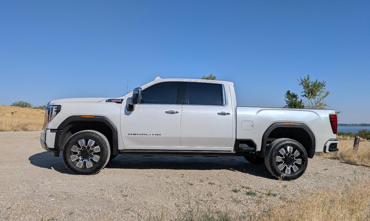 GMC Sierra 2500HD Denali Crew Cab 4WD SB 2025