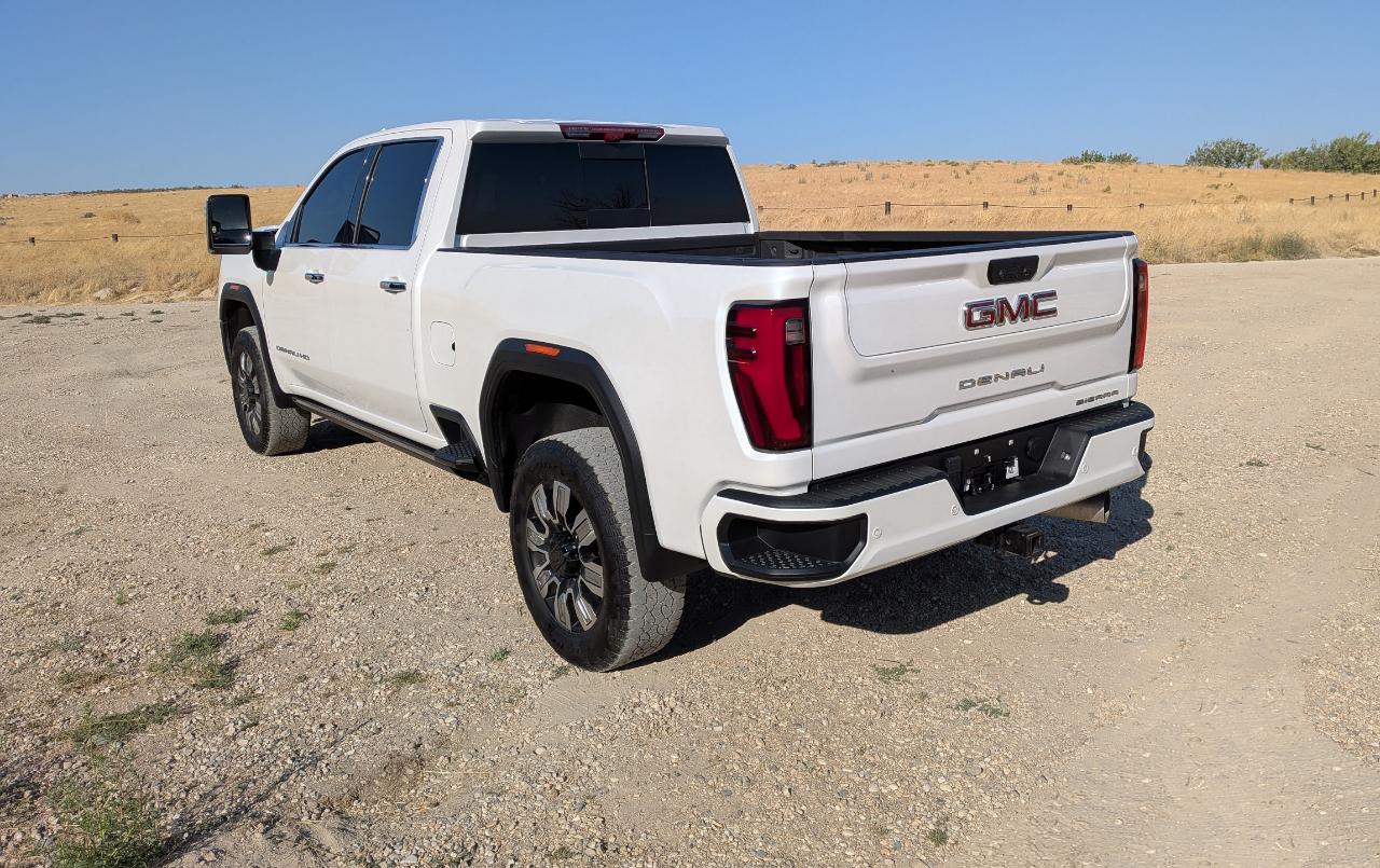 GMC Sierra 2500HD Denali Crew Cab 4WD SB 2025