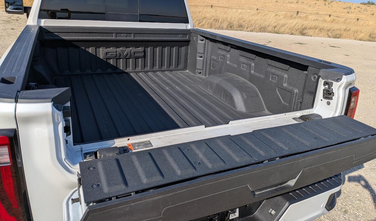 GMC Sierra 2500HD Denali Crew Cab 4WD SB 2025