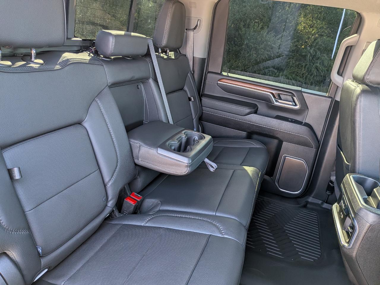 GMC Sierra 2500HD Denali Crew Cab 4WD SB 2025
