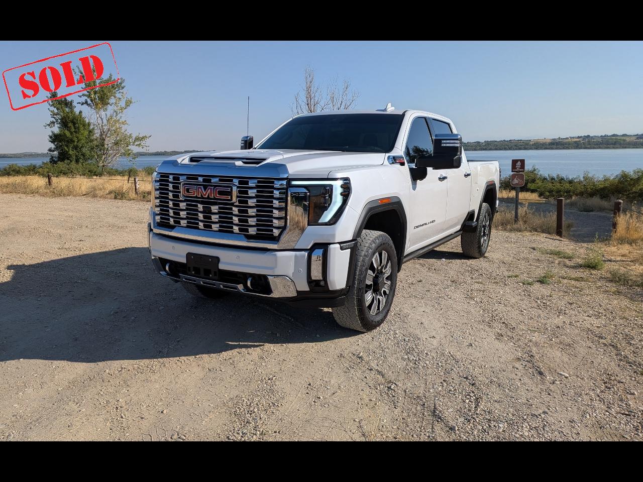 2025 GMC Sierra 2500HD Denali Crew Cab 4WD SB