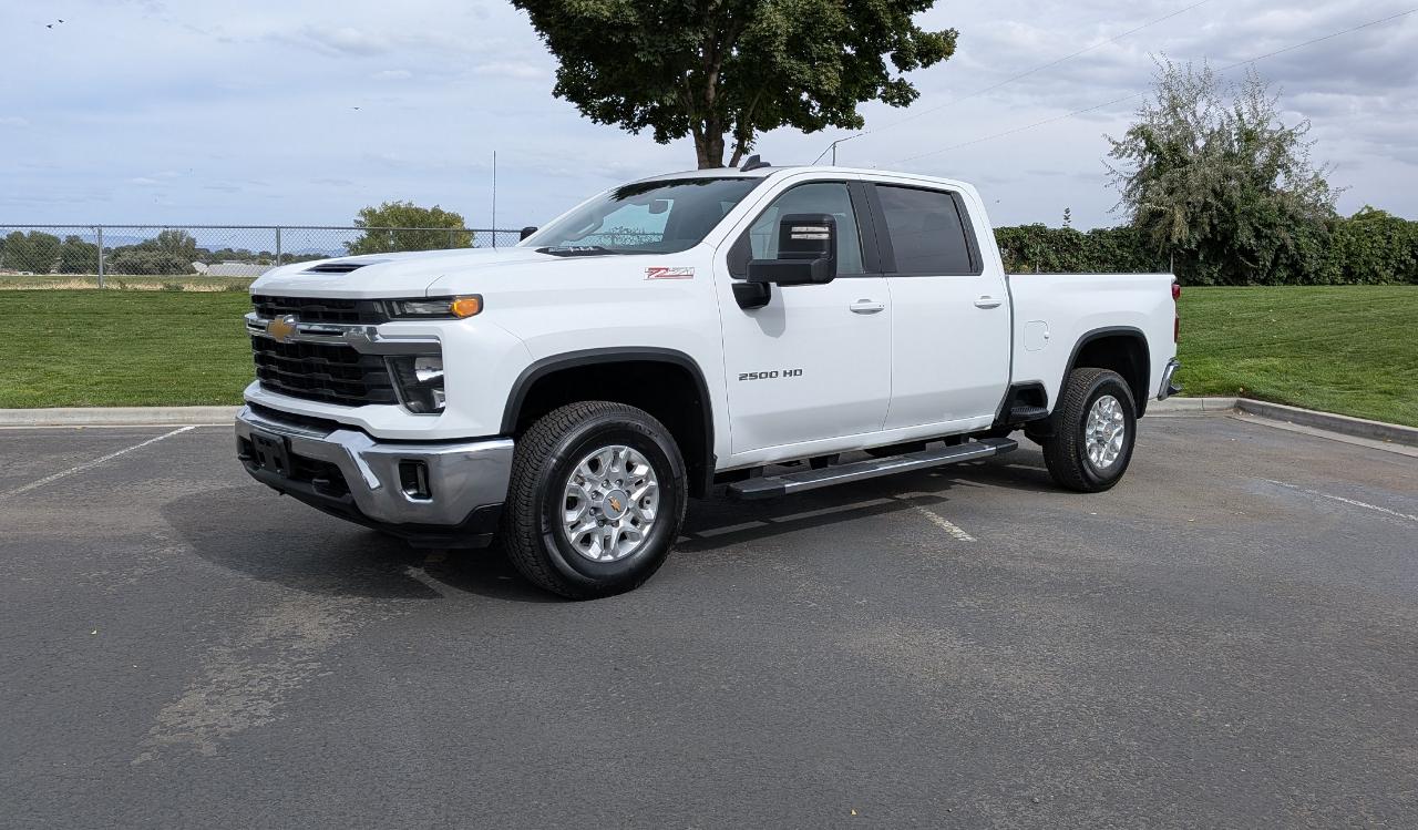Chevrolet Silverado 2500HD LT Crew Cab Short Box 4WD 2025