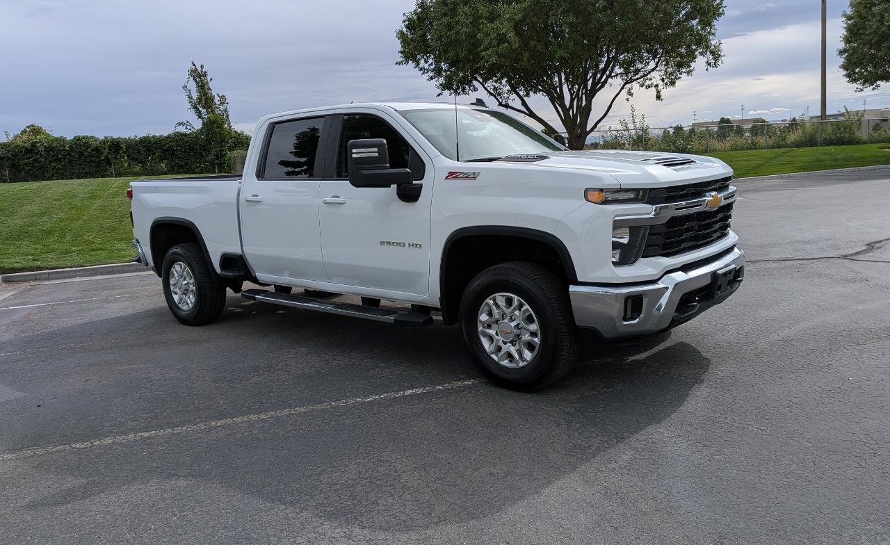 Chevrolet Silverado 2500HD LT Crew Cab Short Box 4WD 2025