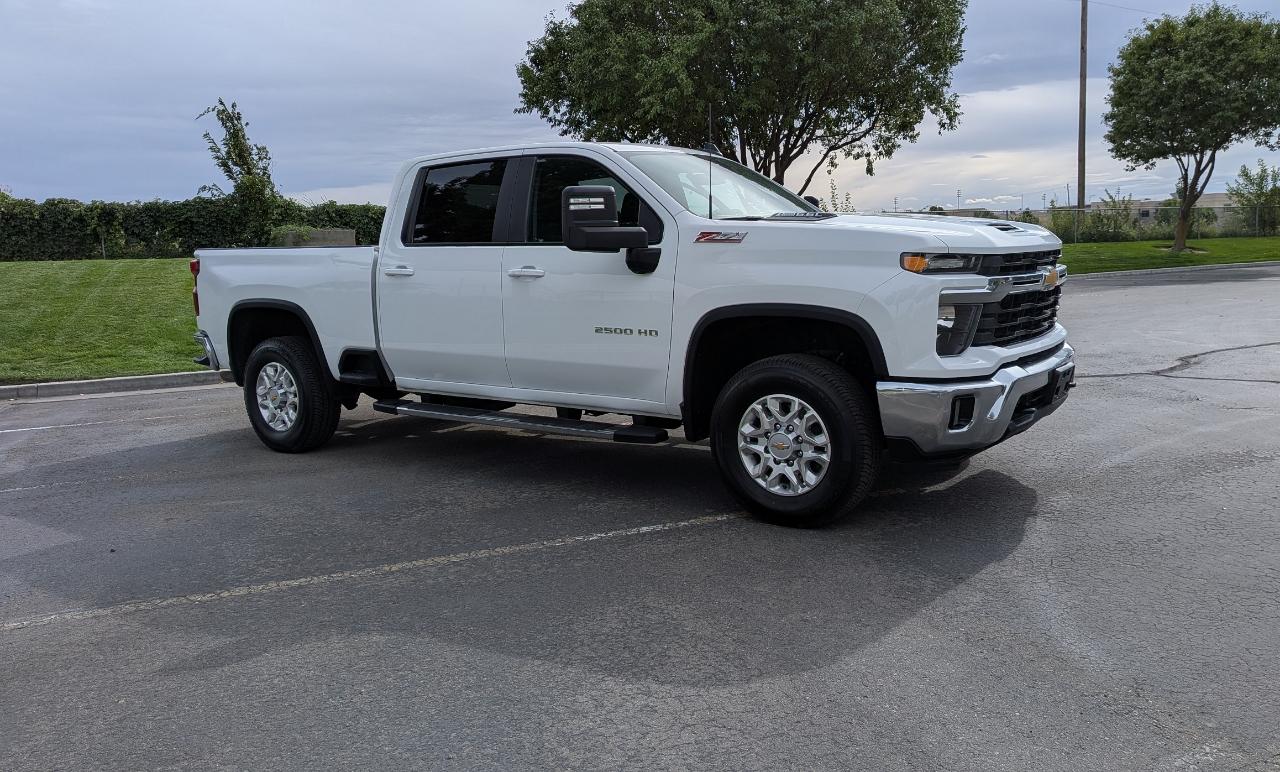 Chevrolet Silverado 2500HD LT Crew Cab Short Box 4WD 2025