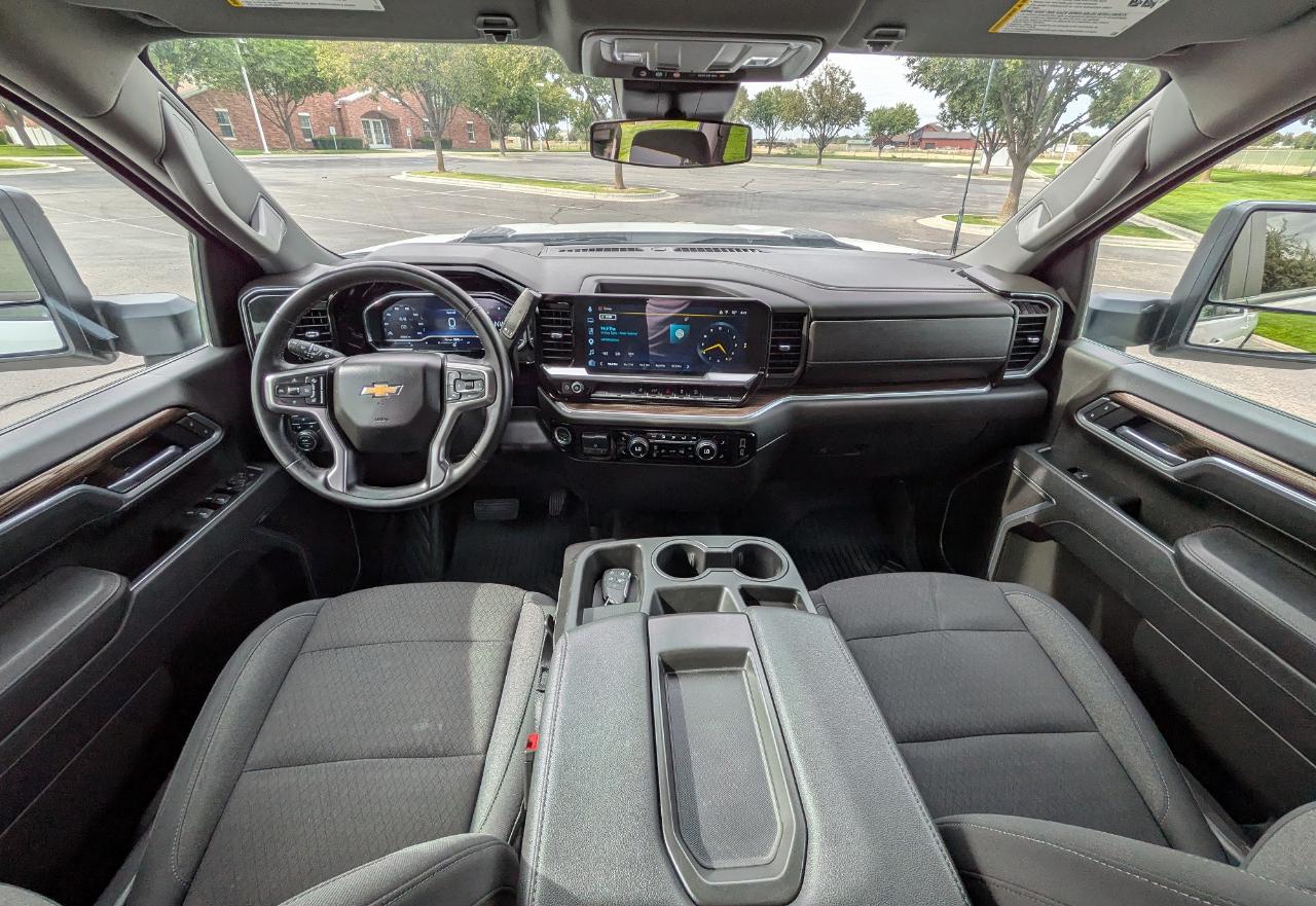 Chevrolet Silverado 2500HD LT Crew Cab Short Box 4WD 2025