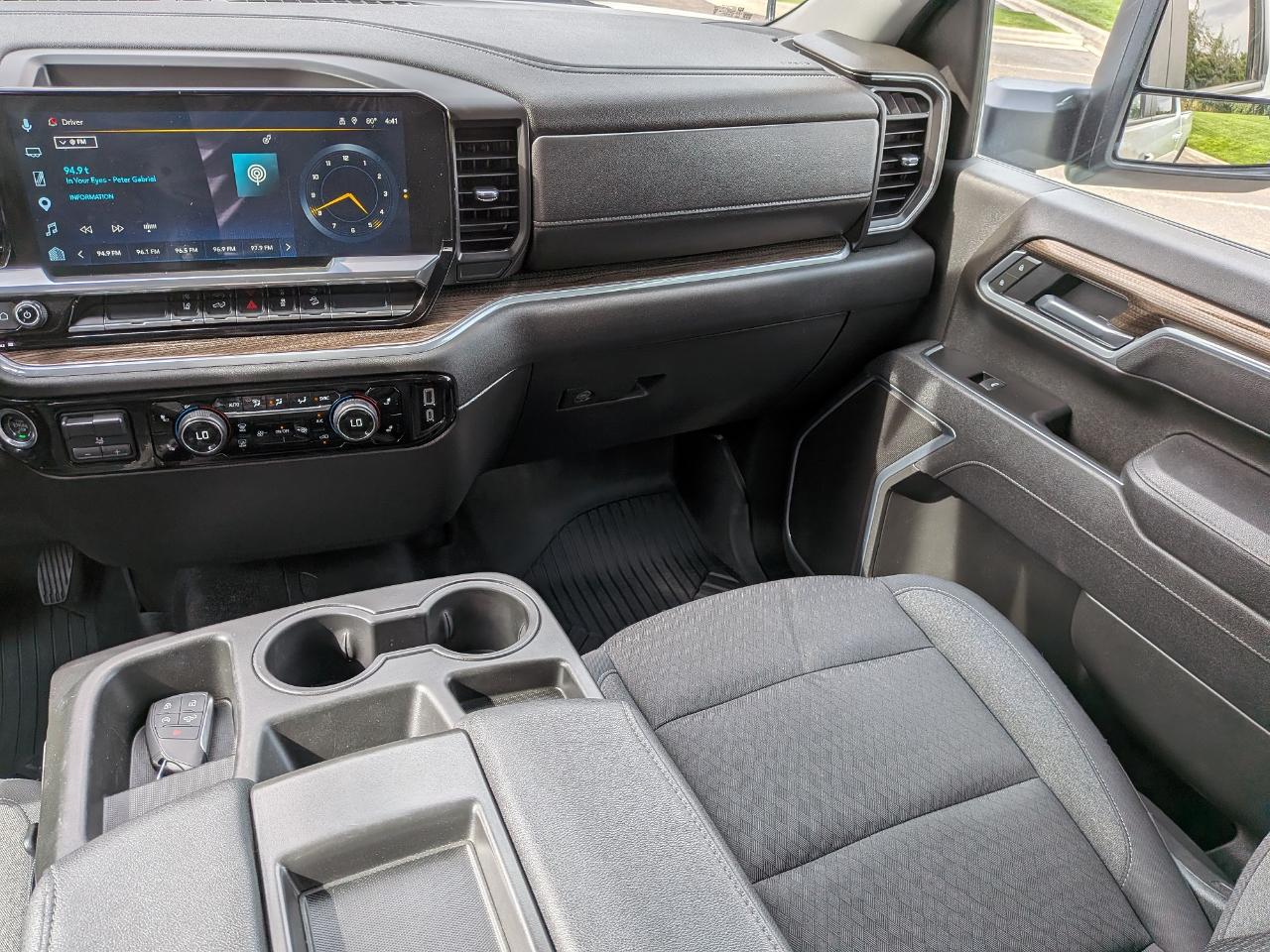 Chevrolet Silverado 2500HD LT Crew Cab Short Box 4WD 2025
