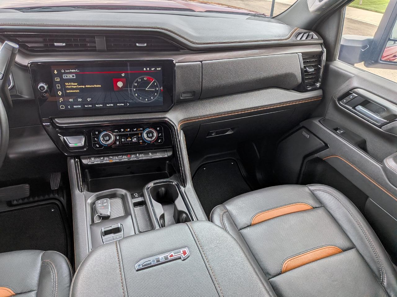 GMC Sierra 2500HD AT4 Crew Cab 4WD 2026