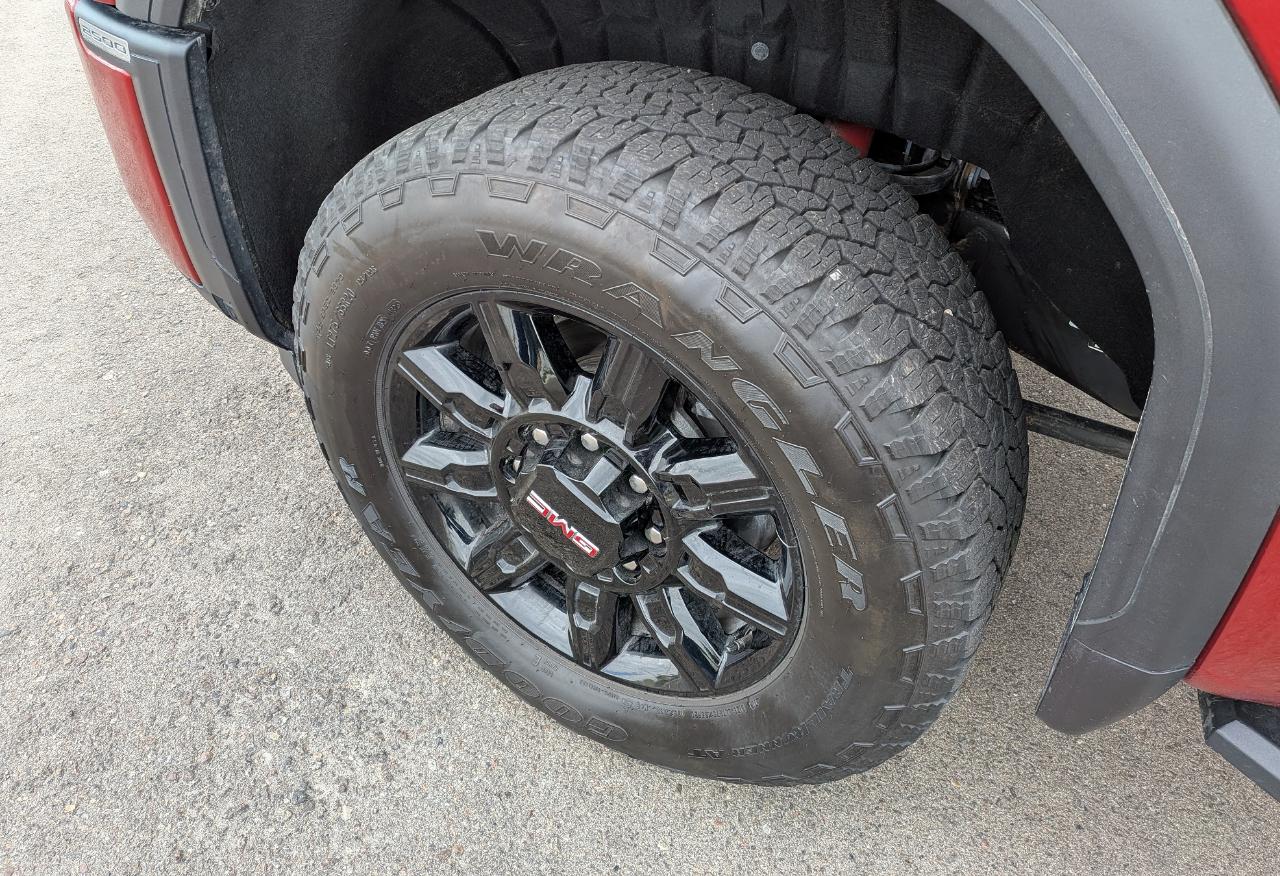 GMC Sierra 2500HD AT4 Crew Cab 4WD 2026