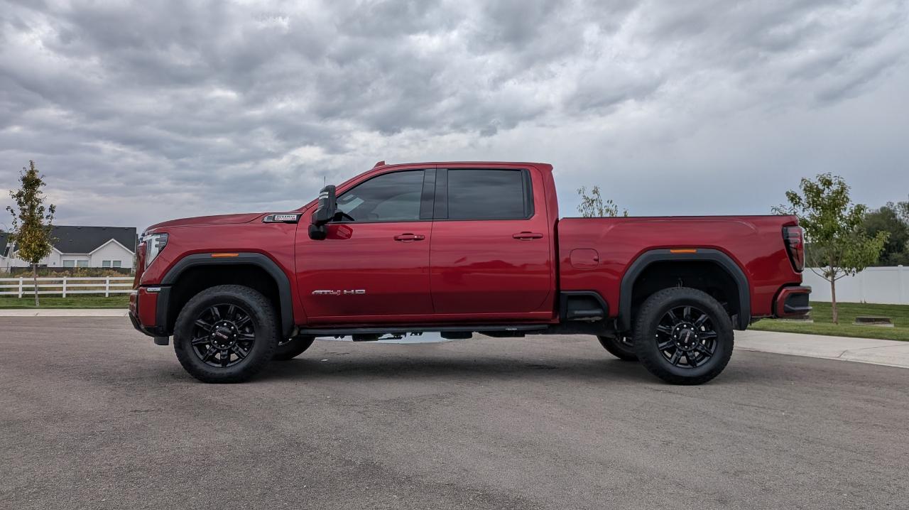 GMC Sierra 2500HD AT4 Crew Cab 4WD 2026